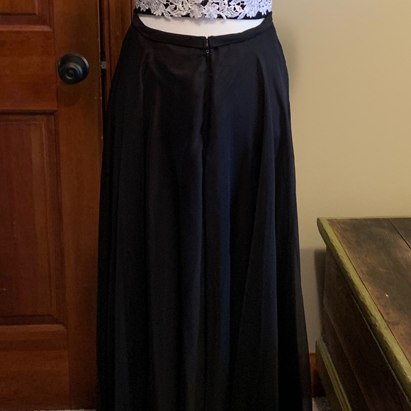 Formal Dress - Picture 4 of 5